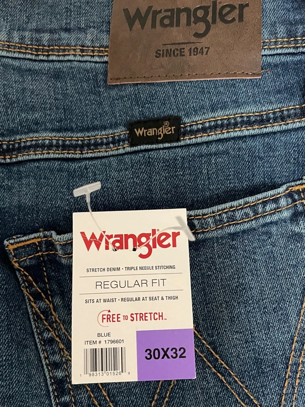 Wrangler Men’s Indigo Blue Wide-Leg Jeans